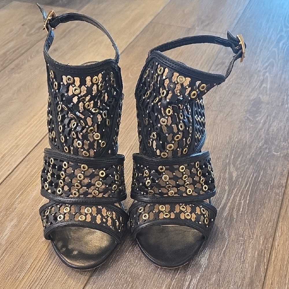 Vince Camuto Black and Gold Platform Sandals
